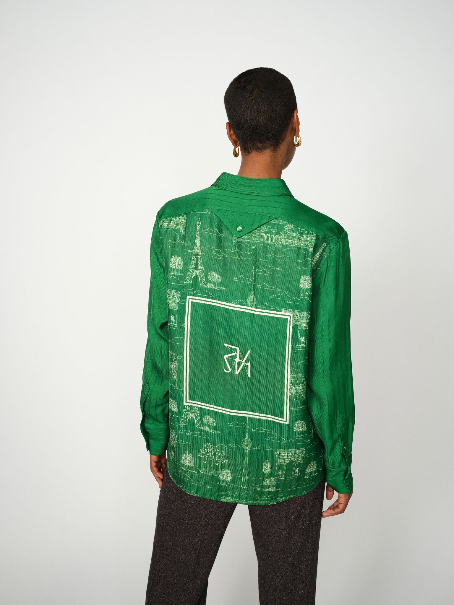 Modelshot / Amazon / Detail